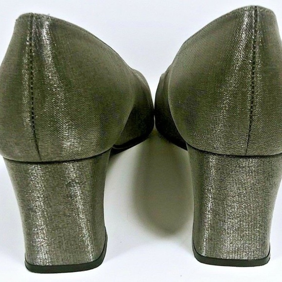 Stuart Weitzman Pewter Silver Satin Shimmer Heels - Picture 7 of 8